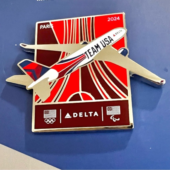 Delta Air Lines 2024 Paris Olympics Team USA Airplane Livery Collectible Pin New - Picture 1 of 16